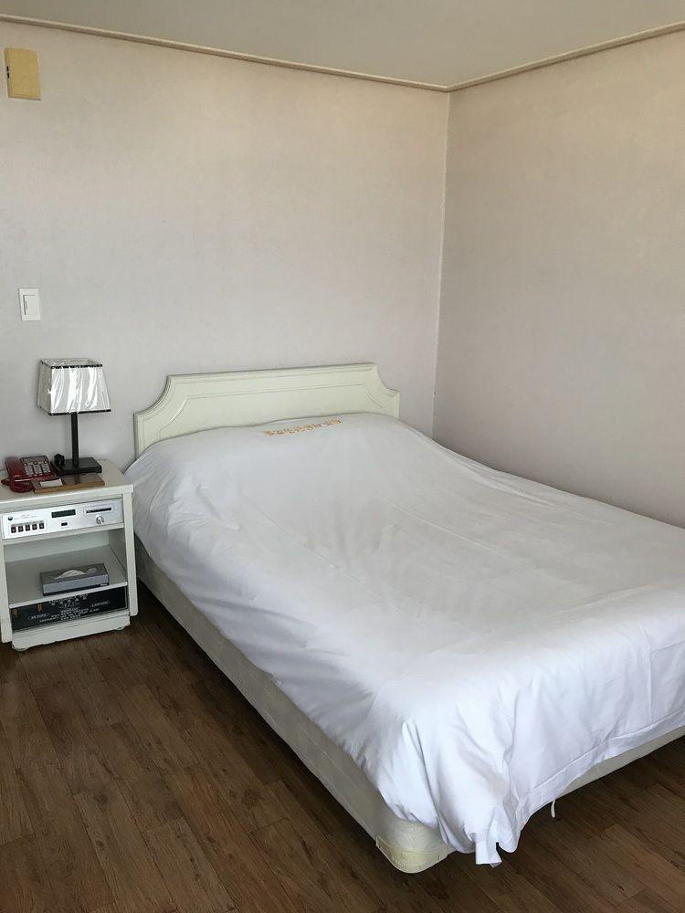 Hotel Seoul Tourist à Jeju Extérieur photo